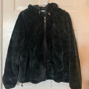 Green women’s coat. Size med, forest green faux fur. Extra soft.